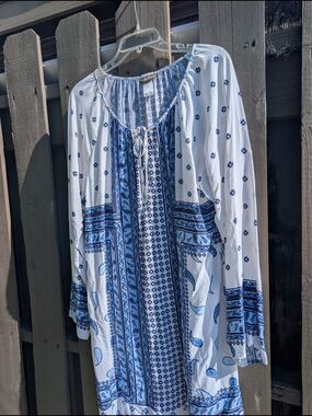 Tommy Bahama White and Blue Printed Tunic Top